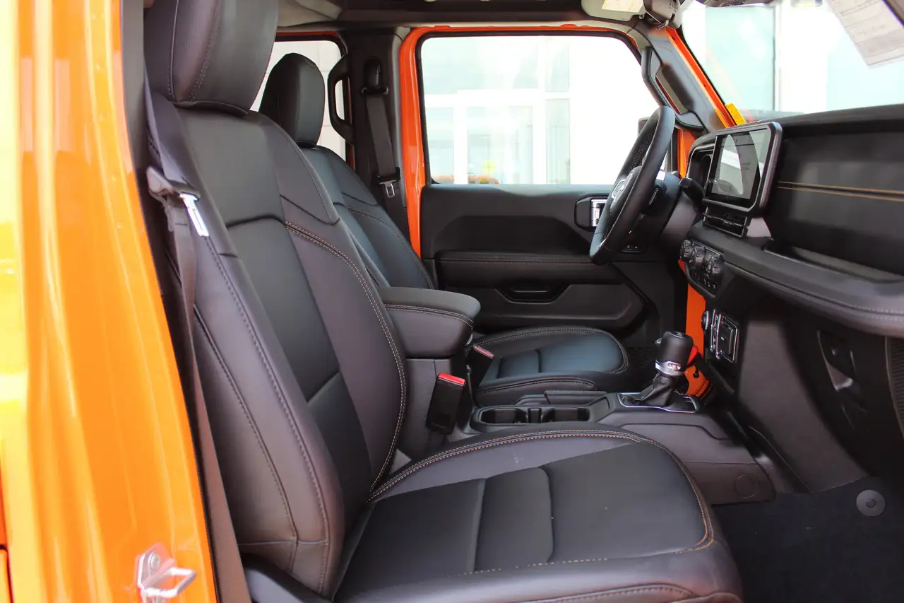 Jeep Wrangler снимка Jeep Wrangler
