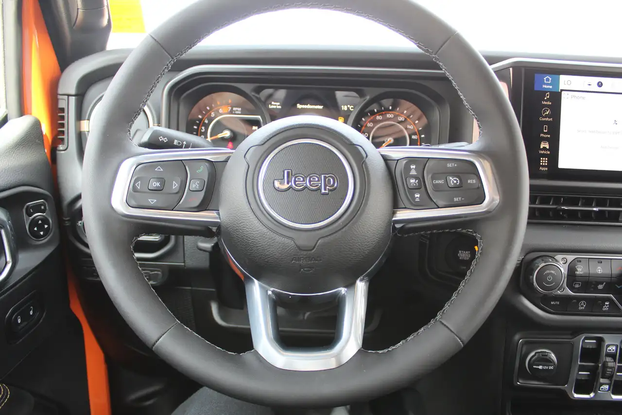 Jeep Wrangler снимка Jeep Wrangler