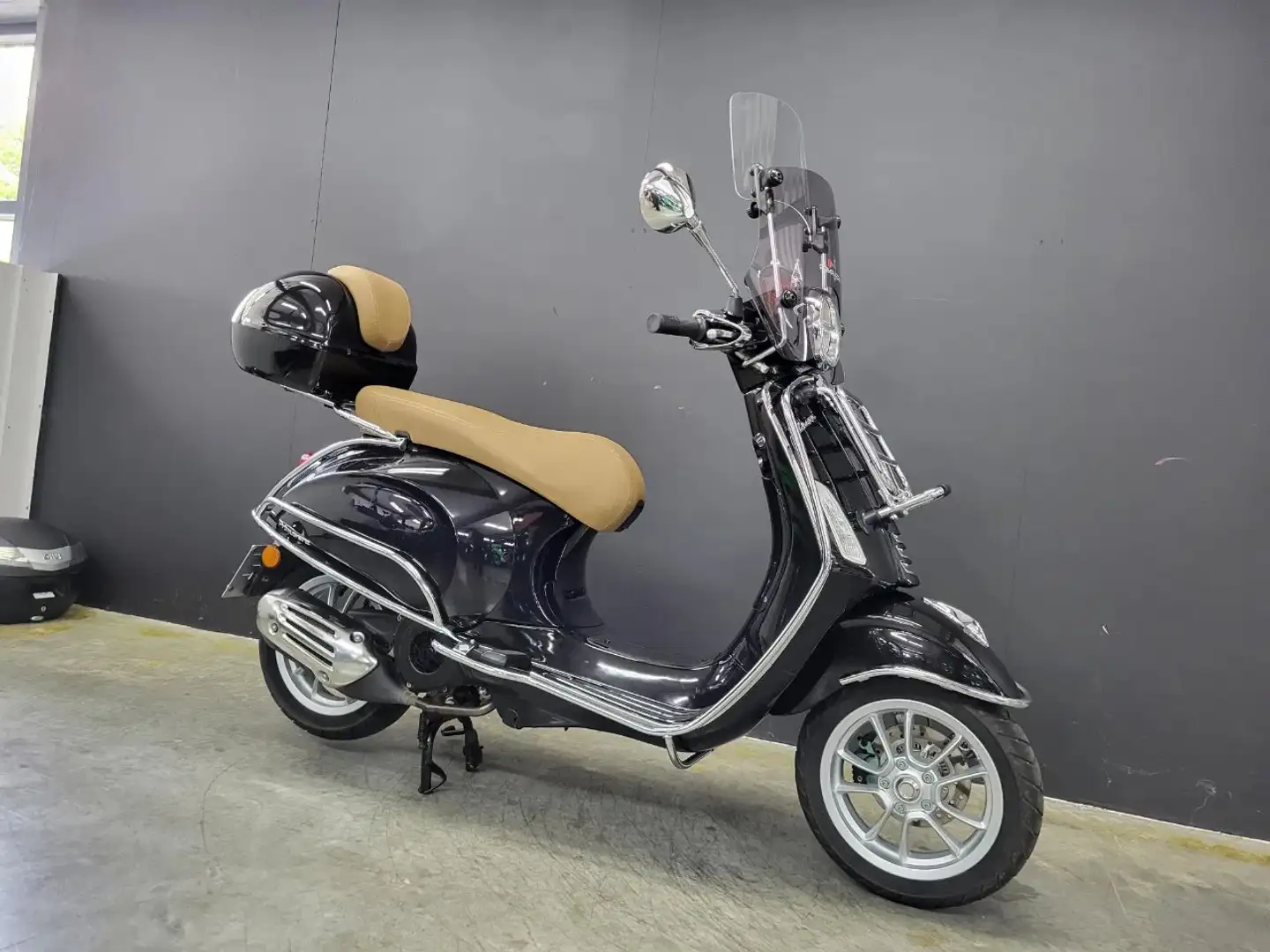 Vespa Primavera 125 Piaggio (ABS) - 1