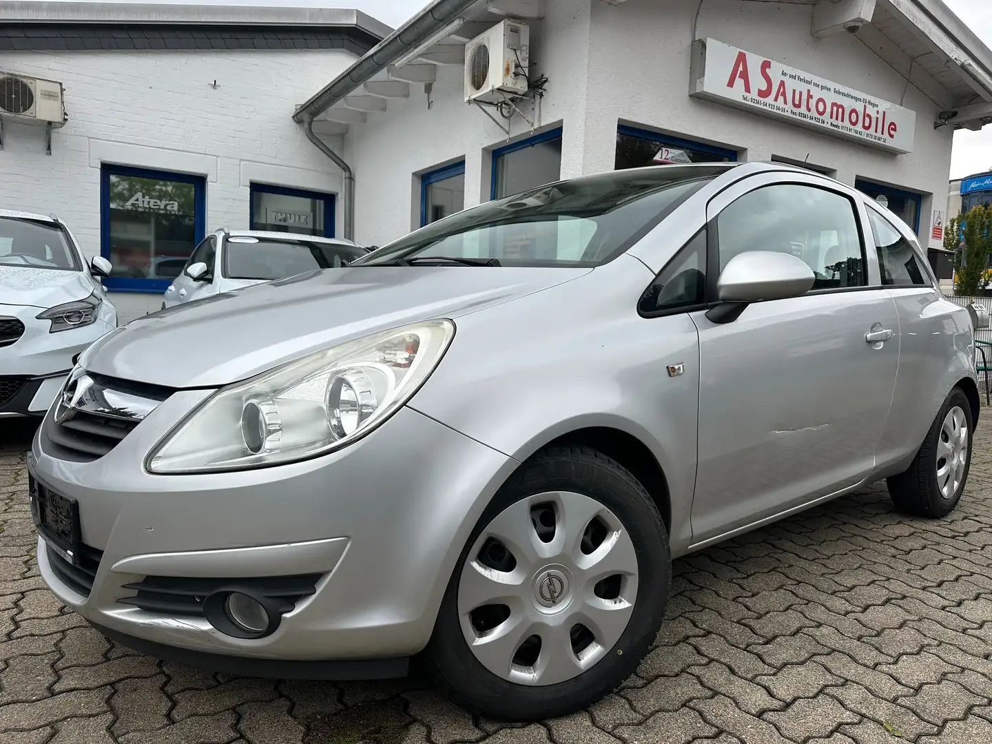 Opel Corsa 1.2 16V Edition+KLIMA+SERVO+ZENTRAL+TÜV:12/2026 Grau - 1