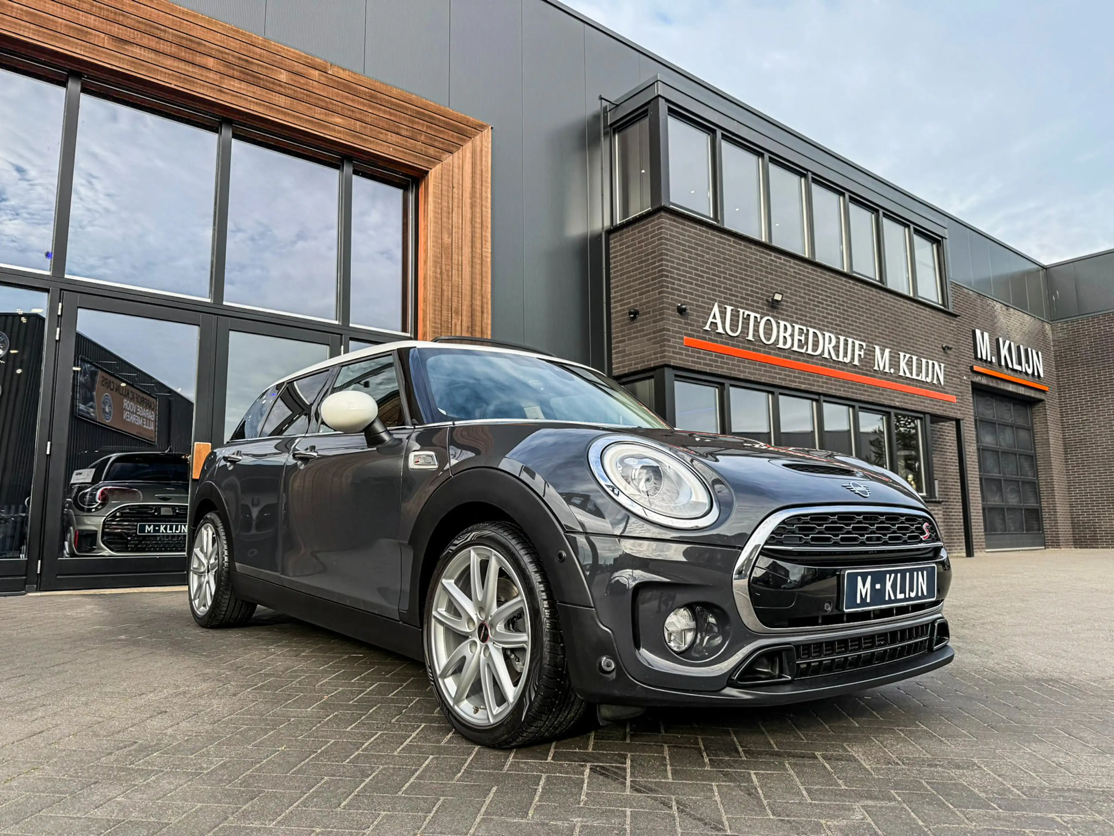 MINI Cooper S Clubman 2.0 aut 192pk/Pano/Leer/Navi/Hk/18"Jcw