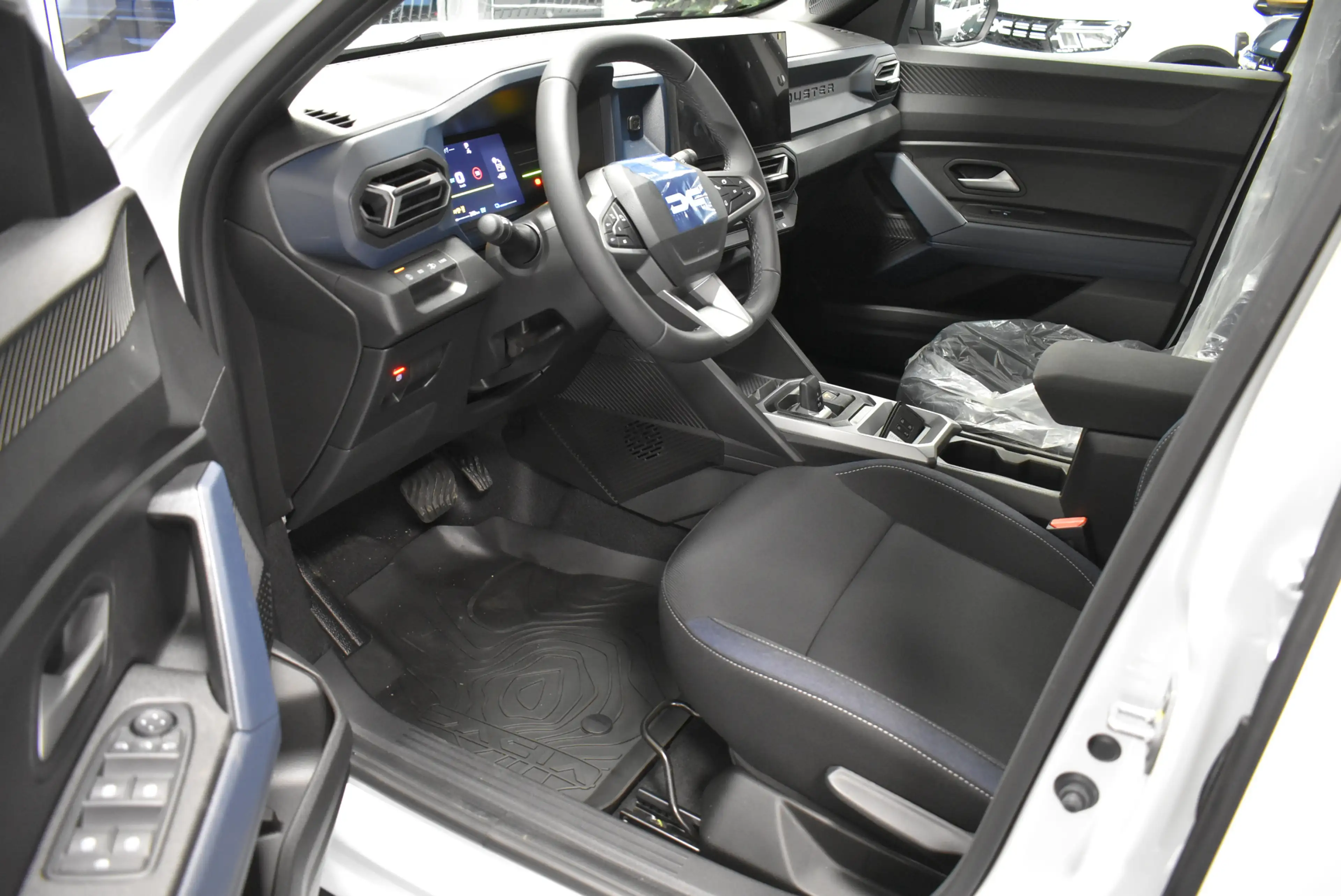 Dacia Duster Hybrid 140 Journey Aut Navi Led Kamera — photo 5