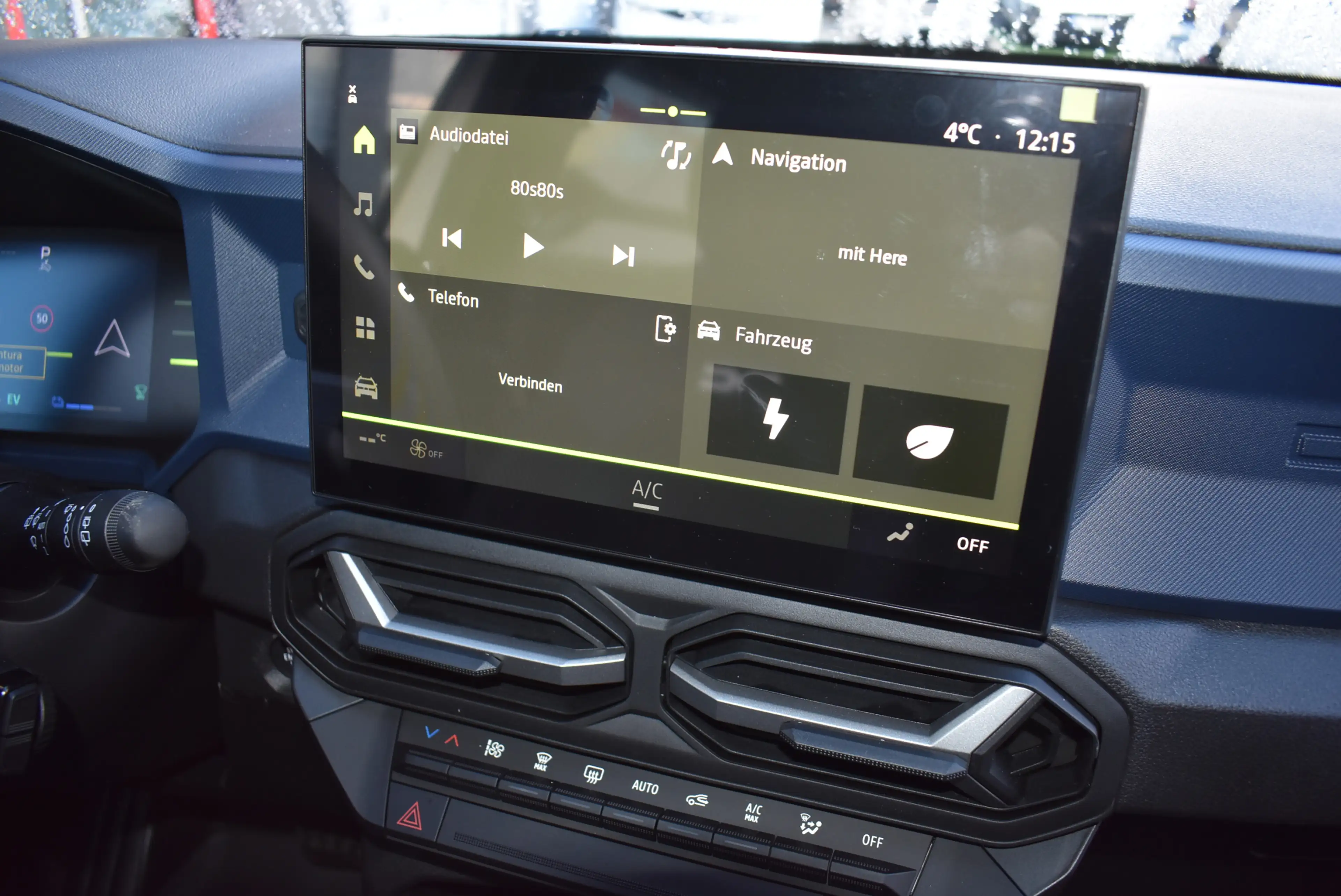 Dacia Duster Hybrid 140 Journey Aut Navi Led Kamera — photo 7