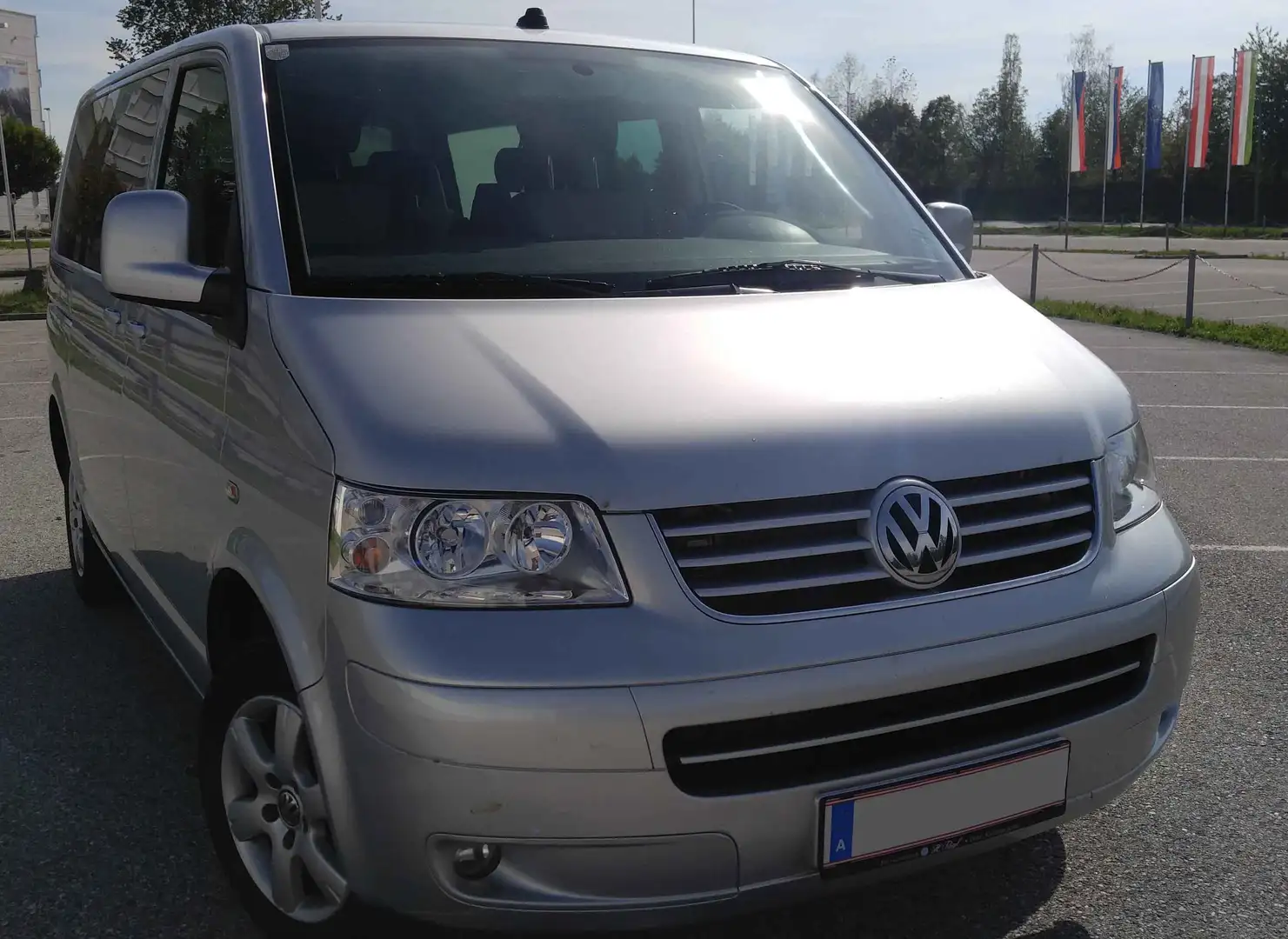 Volkswagen T5 Multivan Multivan / Automatik / Standheizung / Camper Silber - 1