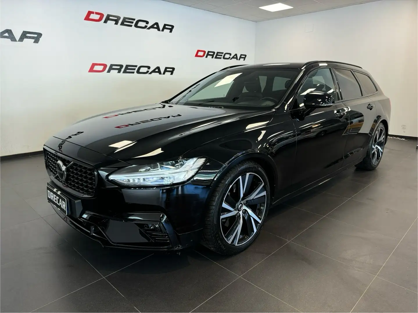 Volvo V90 2.0 b4 R-Design awd auto BLACK PACK 50.000 KM Černá - 1