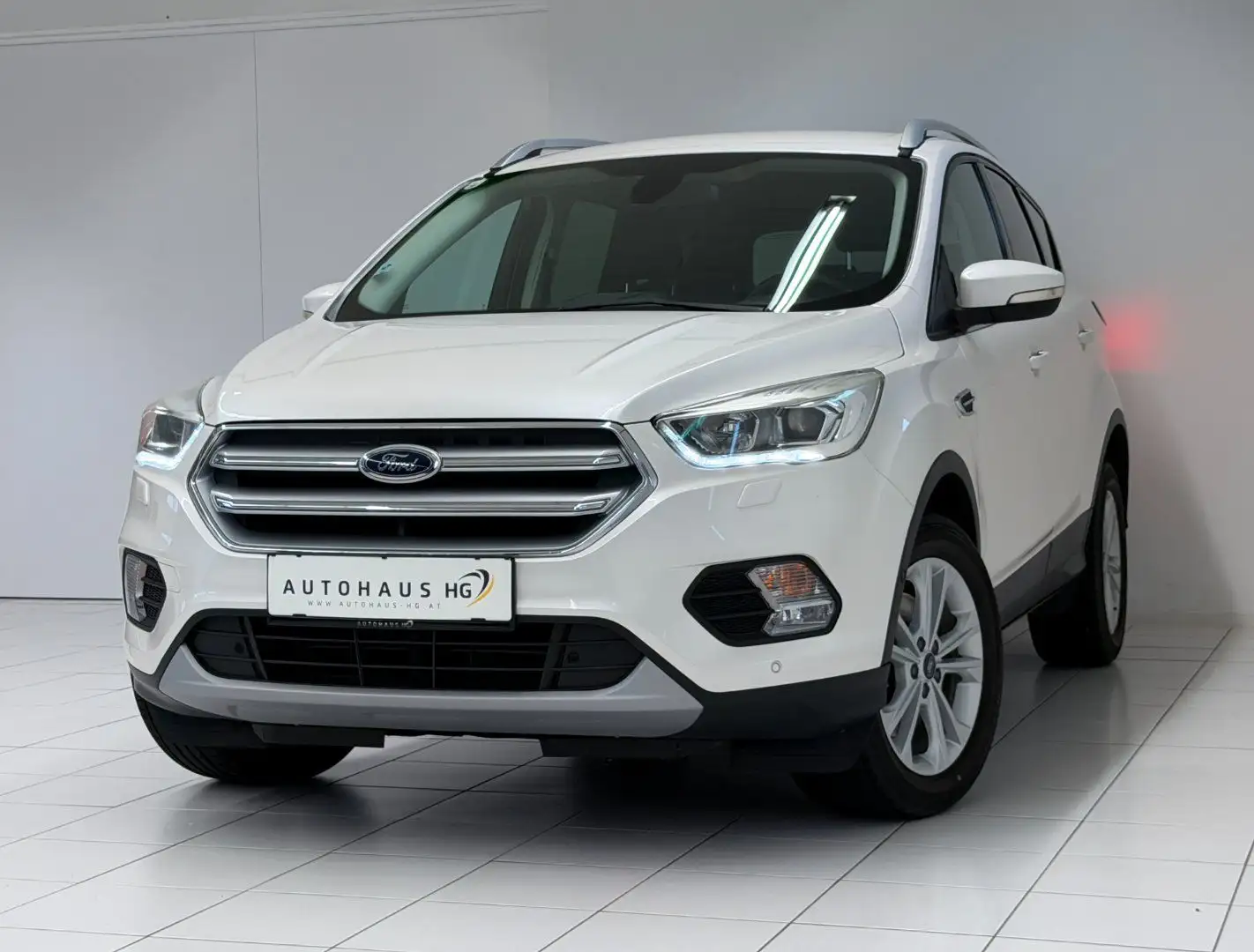 Ford Kuga 2.0 TDCi Titanium*AHK*R-KAMERA* Weiß - 2