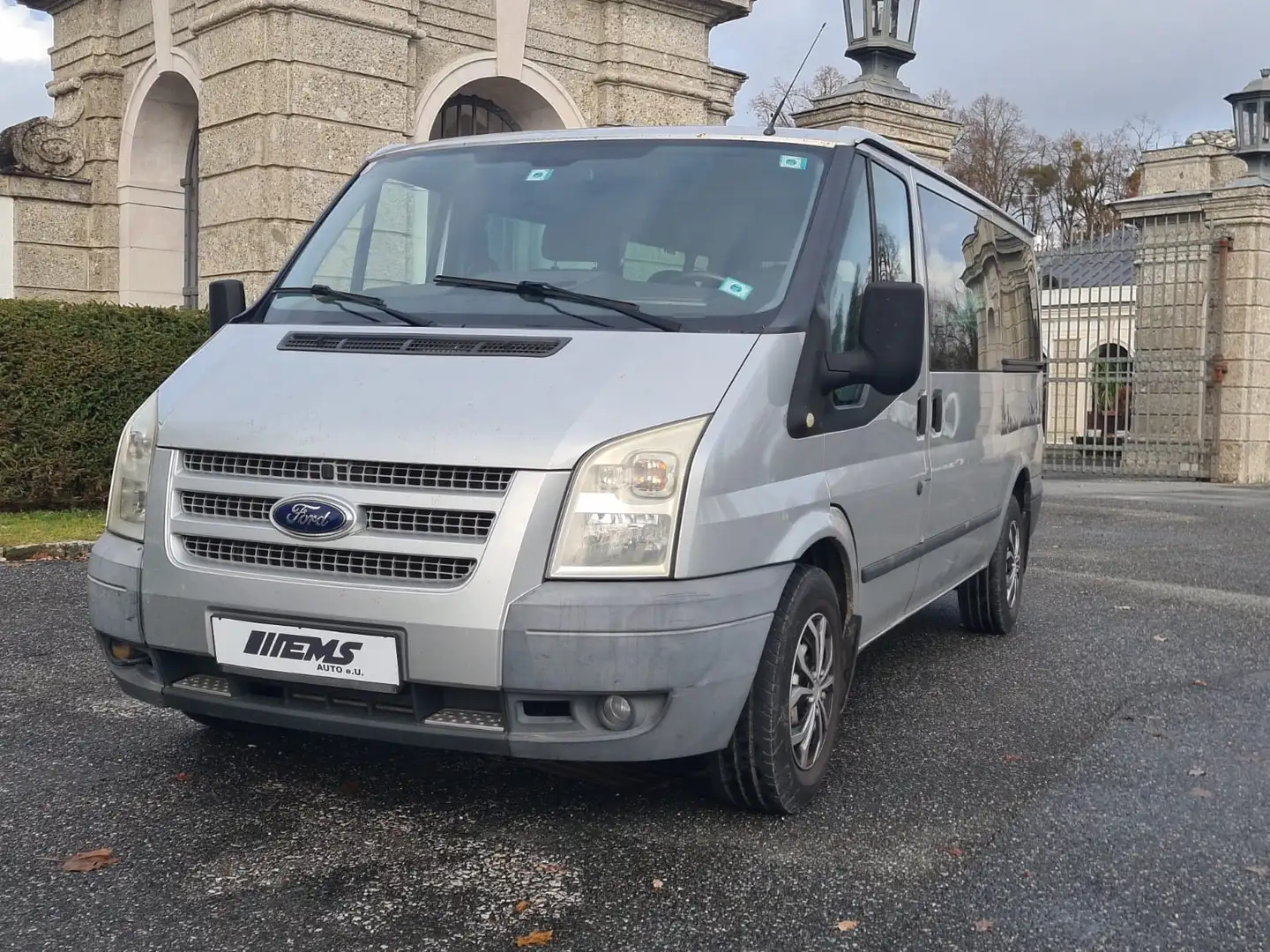 Ford Transit VarioBus 8SITZE*PICKERL*KLIMA*STANDHEIZUNG* Grau - 1