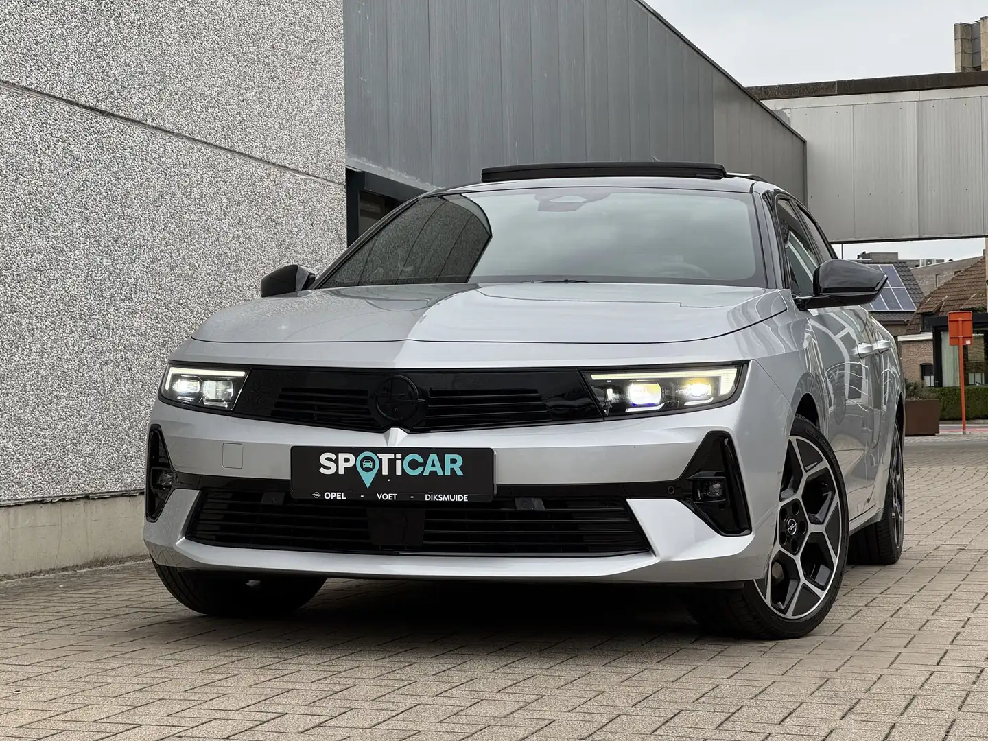 Opel Astra 1.6T 180PK PLUGIN HYBRID LEDER/OPENDAK/LEDMATRIX/ Silber - 1