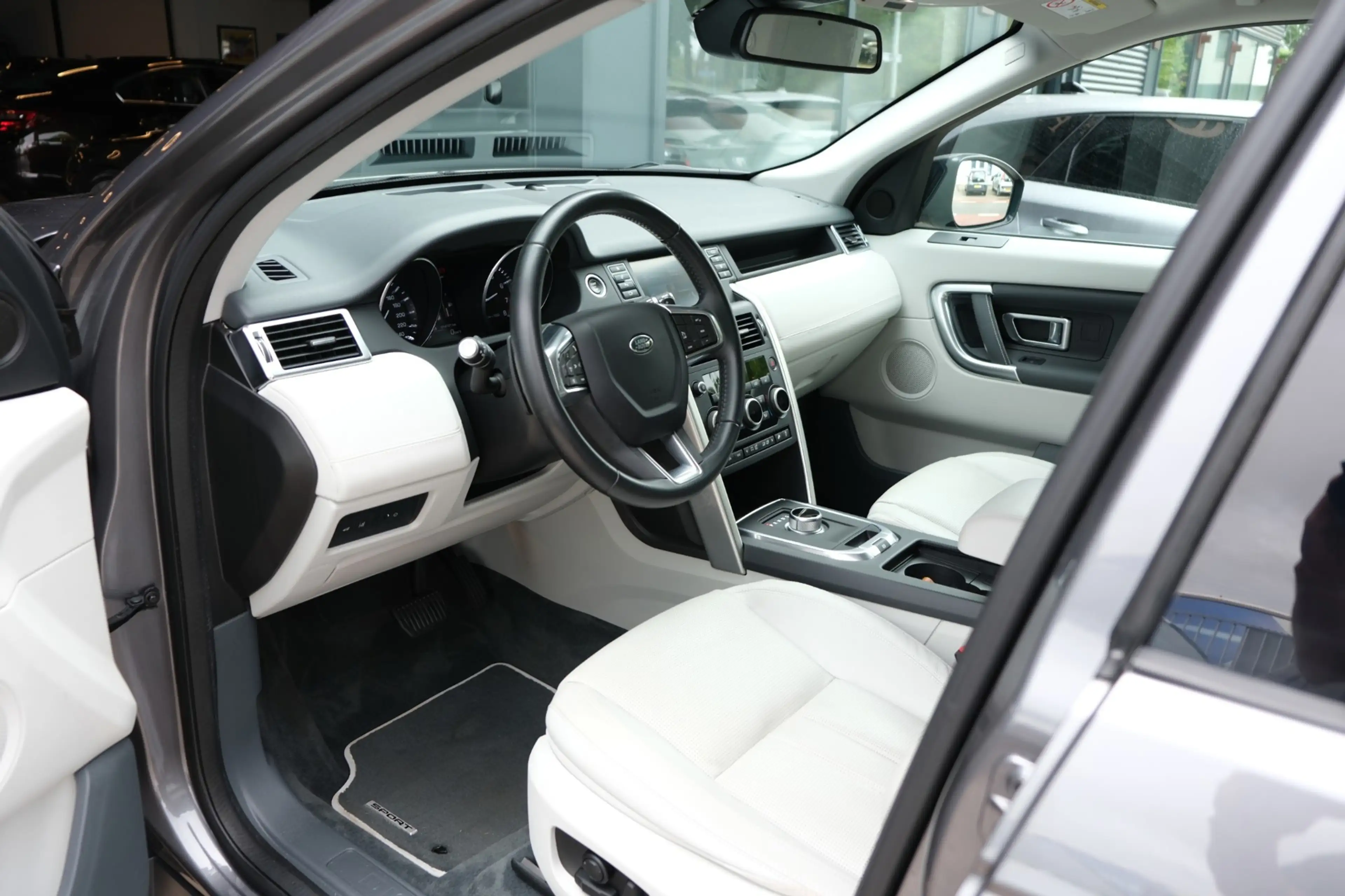 Land Rover Discovery Sport 2.0 Si4 4WD HSE *UNIEK 14.107km!!!* 1e Eig. COMPLE — photo 2