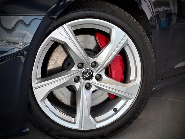 Audi A6 view 13