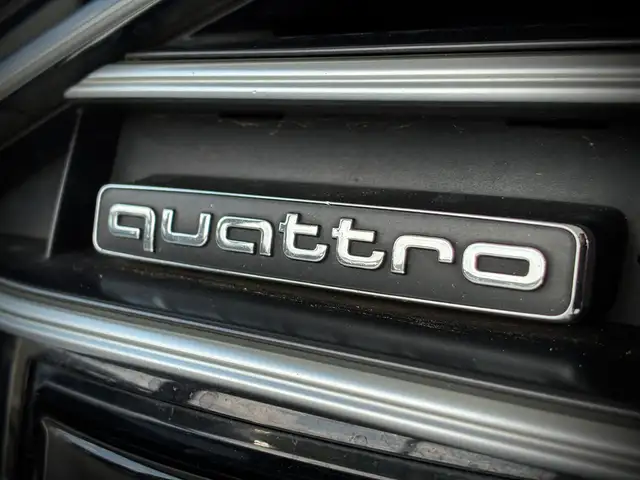 Audi A6 view 6