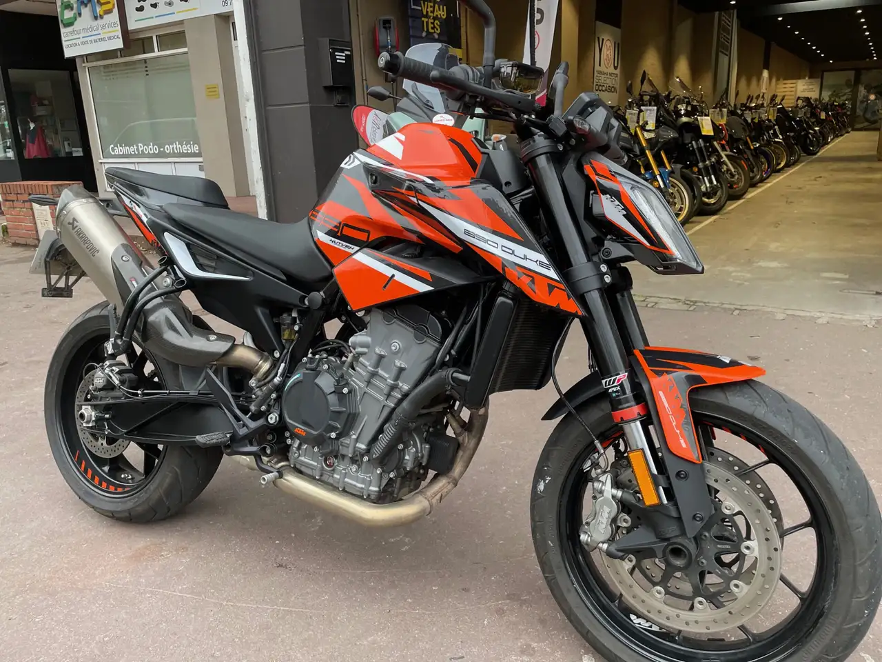 KTM 890 Duke