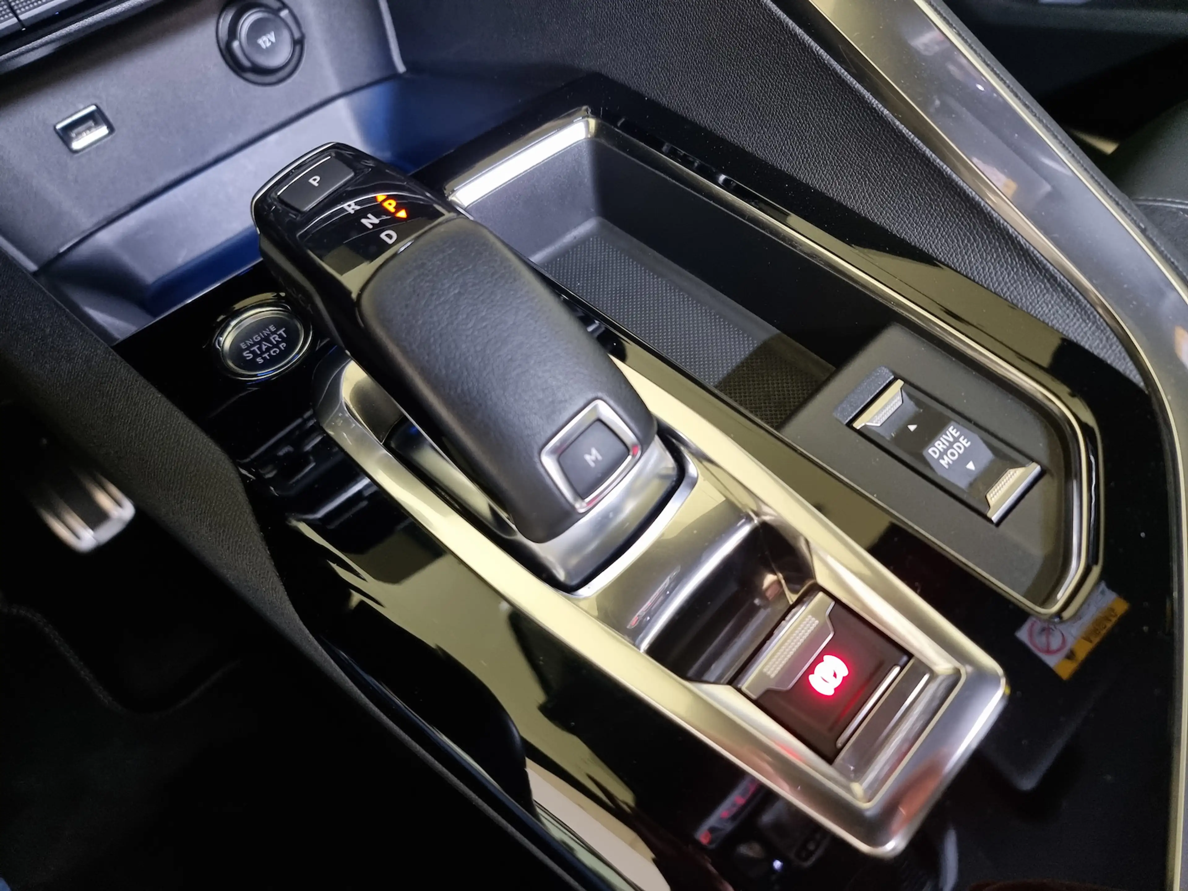 Peugeot 5008 GT LED APP SHZ Kamera Digital Navi 7-Sitzer — photo 14
