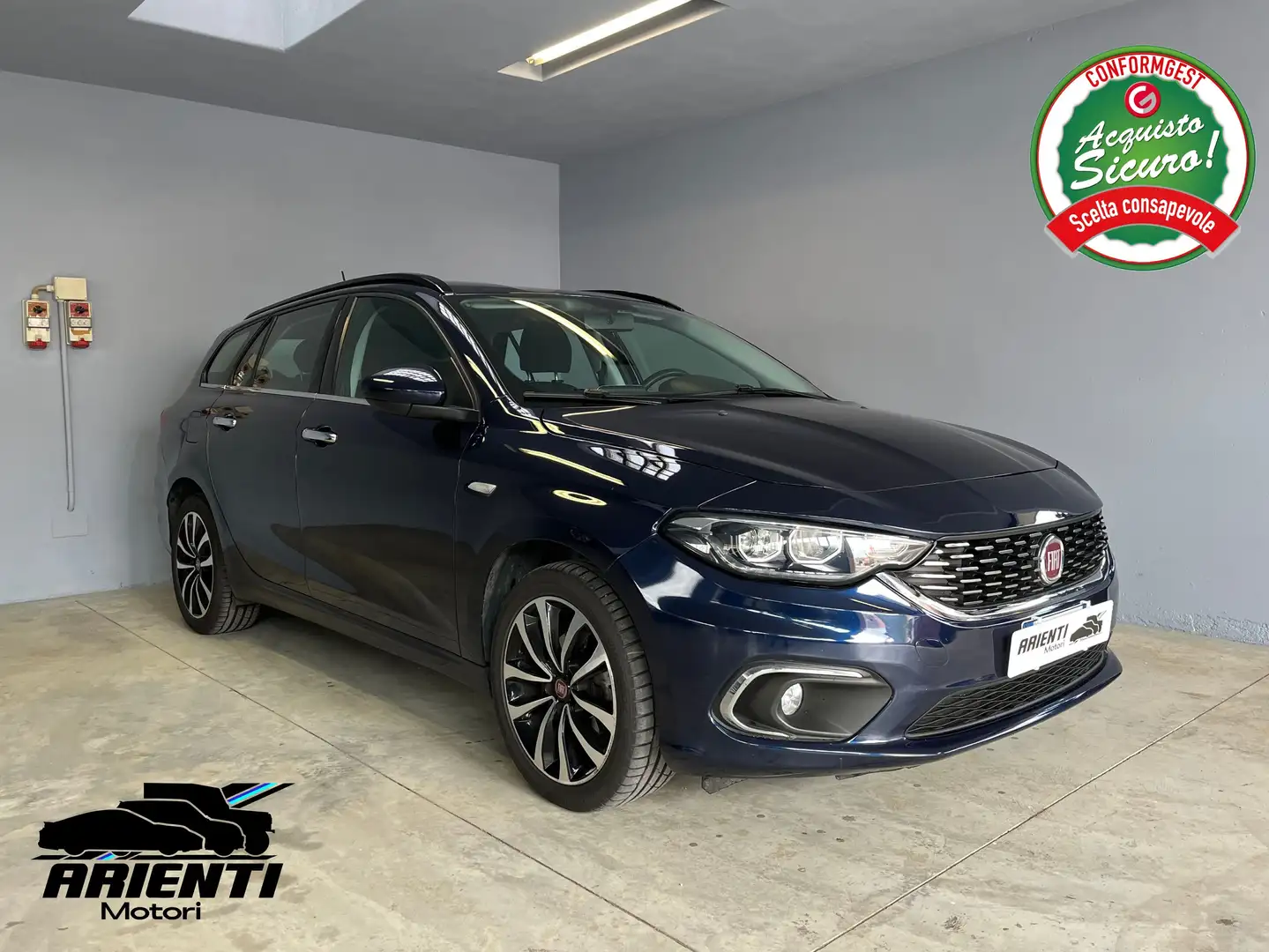 Fiat Tipo 1.6cc MJET 120cv LOUNGE - STATIONWAGON Bleu - 1