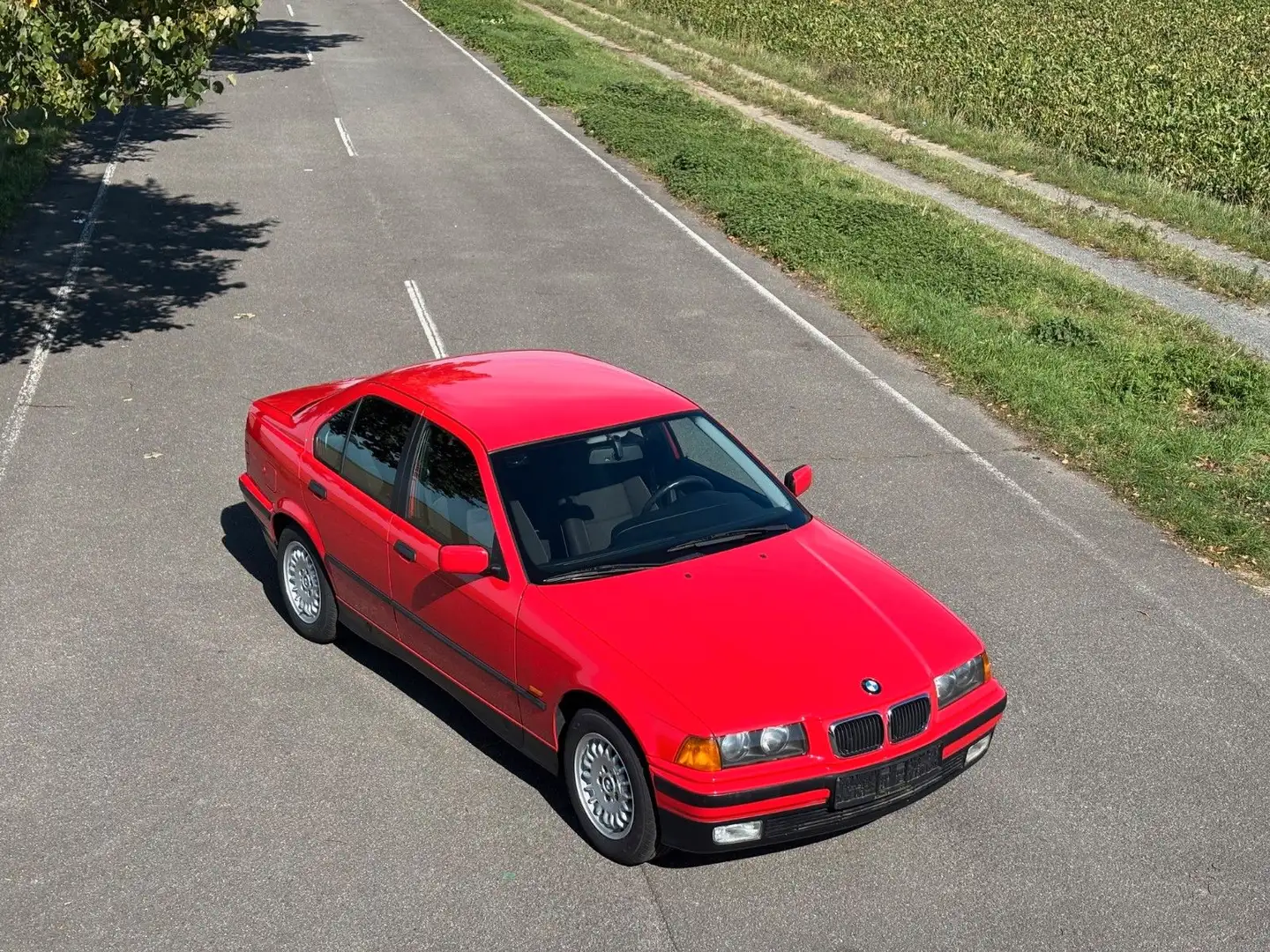 BMW 316 i 107tkm, 1.Hd, 1. Lack, 1. Windschutzscheibe Rot - 1