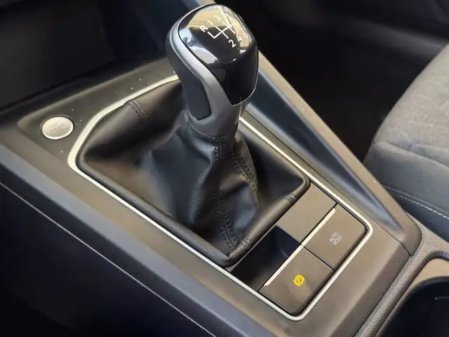 Volkswagen Golf view 26