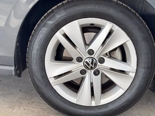 Volkswagen Golf view 16