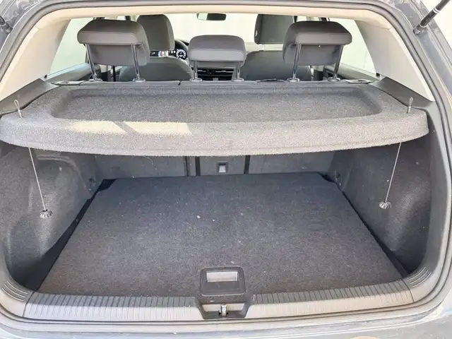 Volkswagen Golf view 13