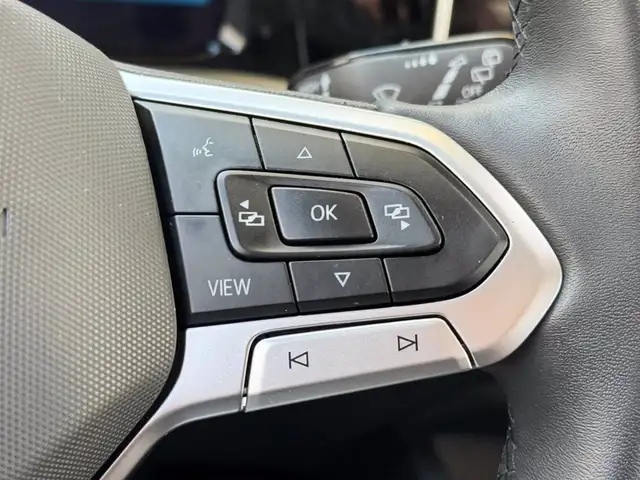 Volkswagen Golf view 24