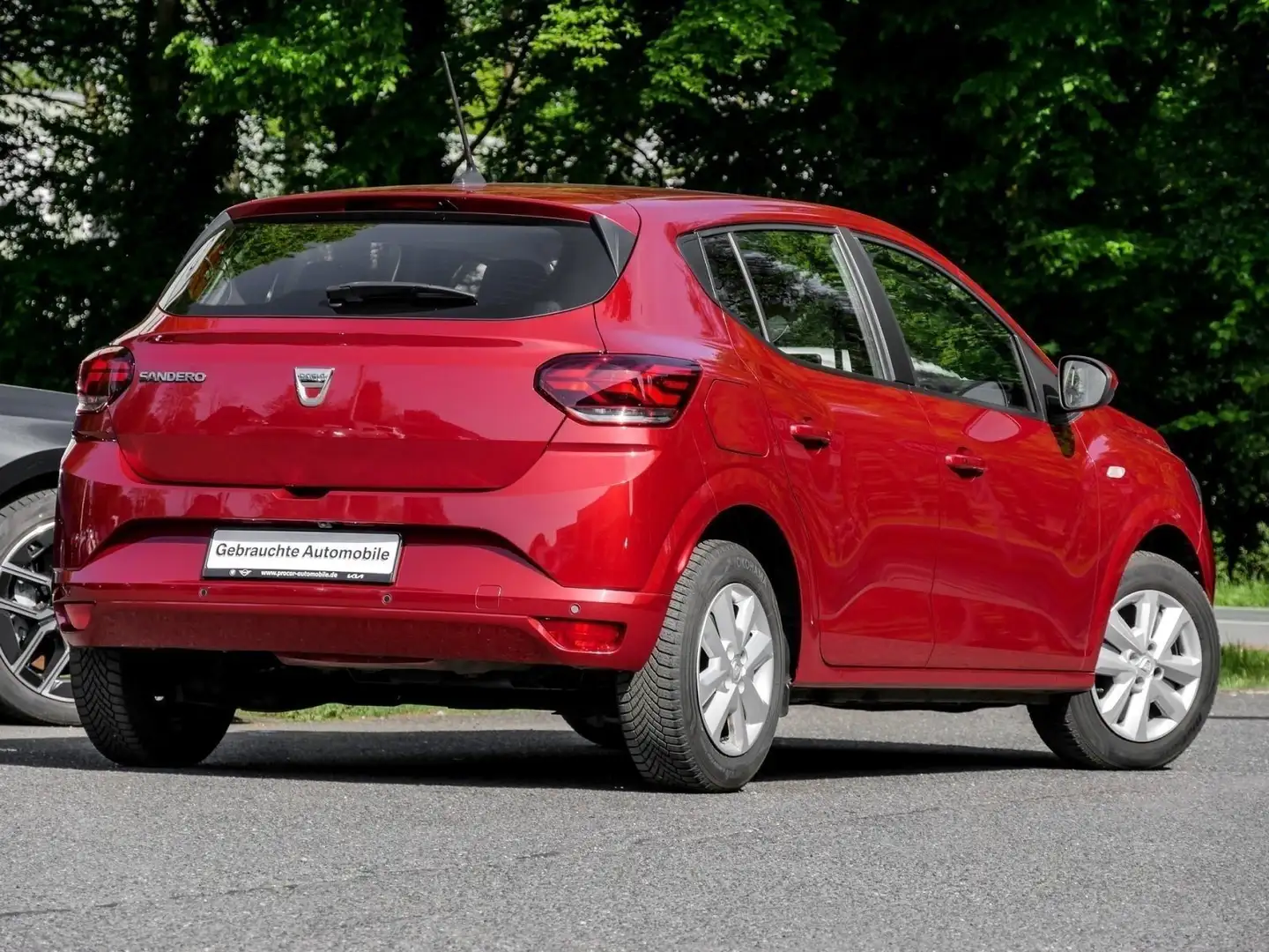 Dacia Sandero TCe 100+ECO-G+COMFORT+NAVI+SHZ Červená - 2