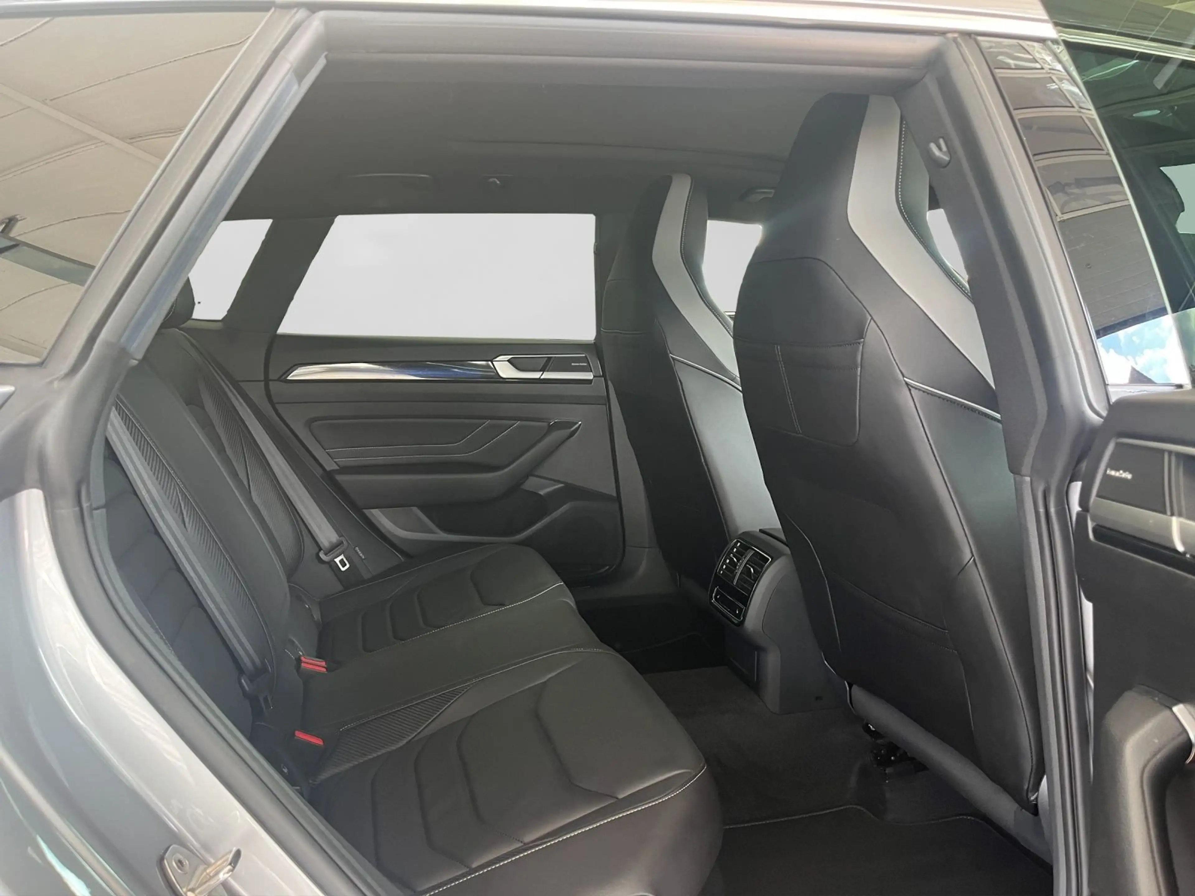 Volkswagen Arteon 2.0 TDI 4M R-LINE ST.HEIZ — photo 6
