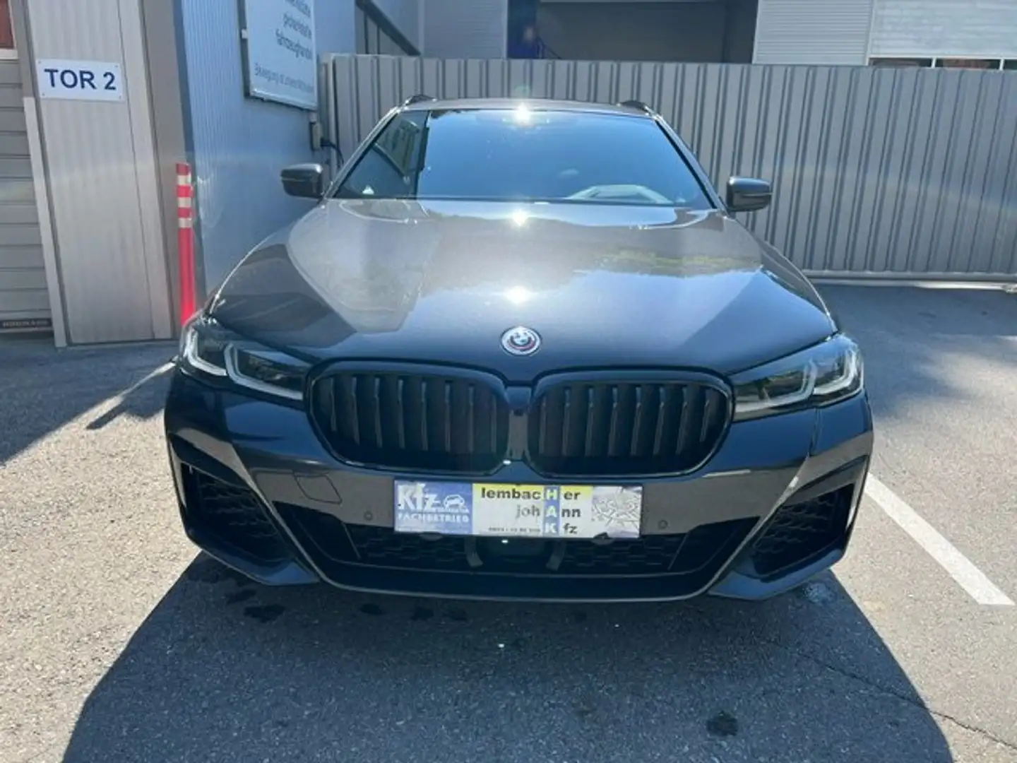 BMW 530 530 e xDrive M Sport Grau - 2