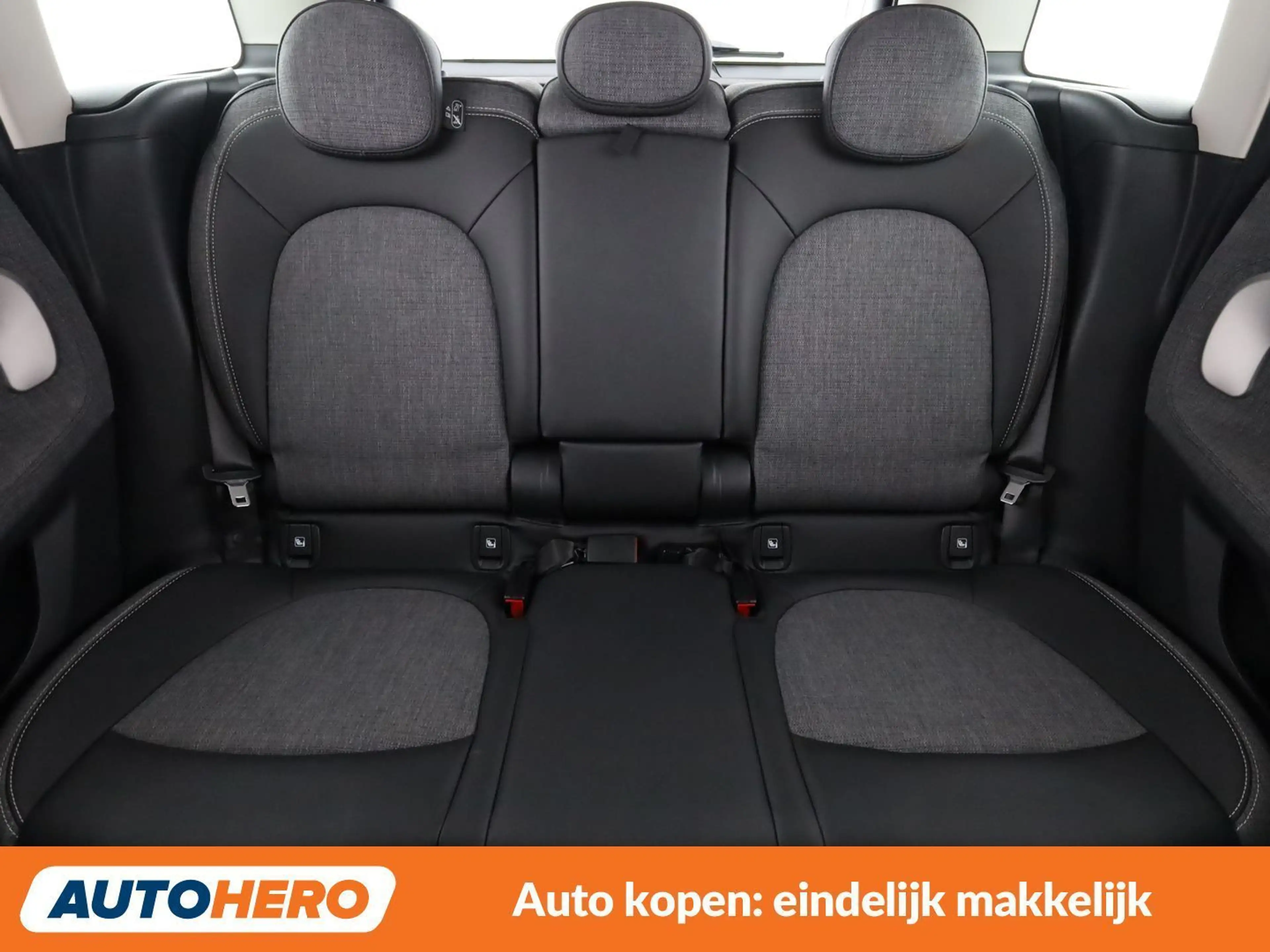 MINI Cooper SE Countryman Cooper S E Hybrid ALL4 Classic Trim — photo 15