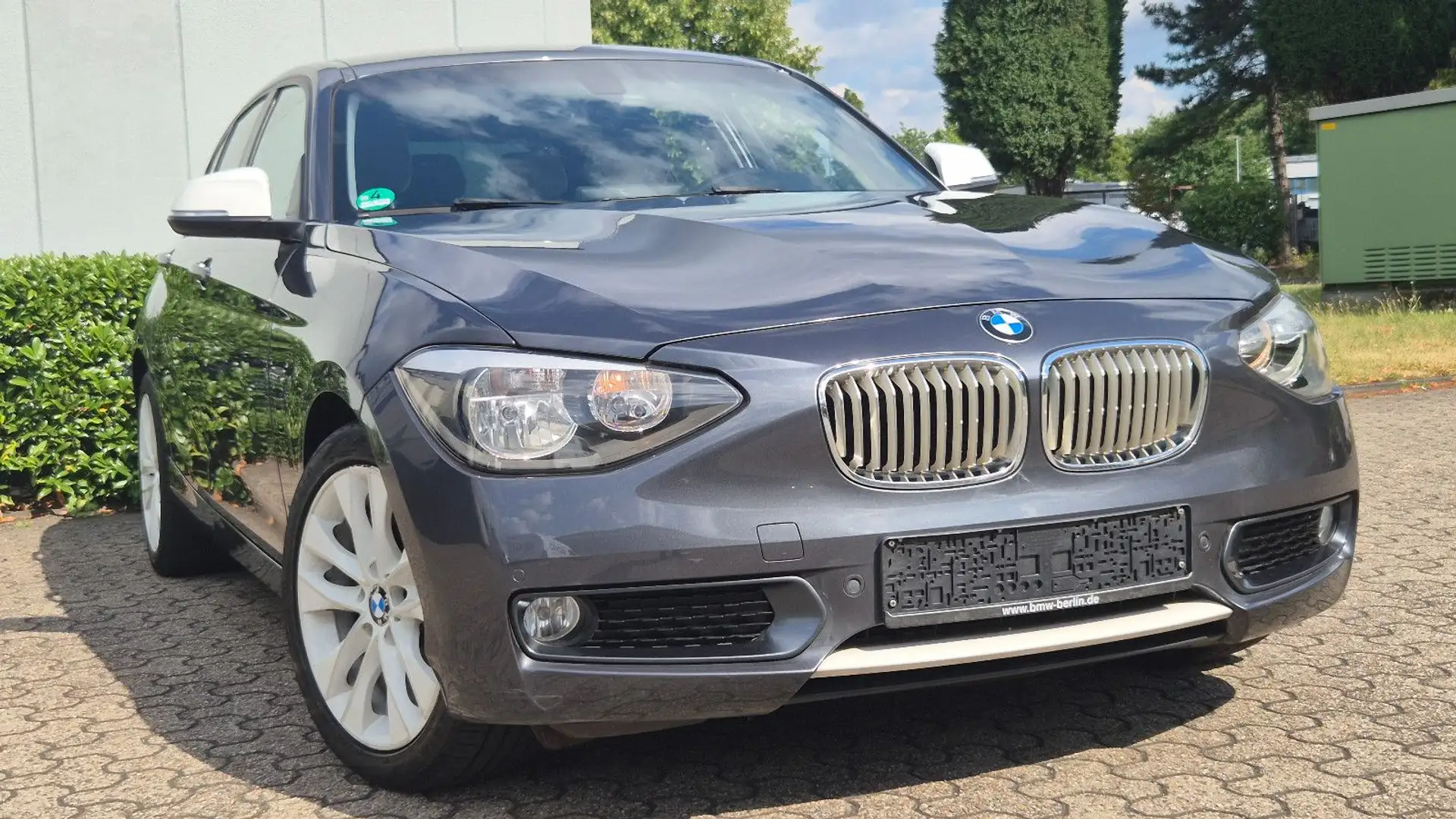 BMW 118 d Urban Line Aut./NAVI-PRO/SHZ/TEIL-LEDER/ALU Gris - 1