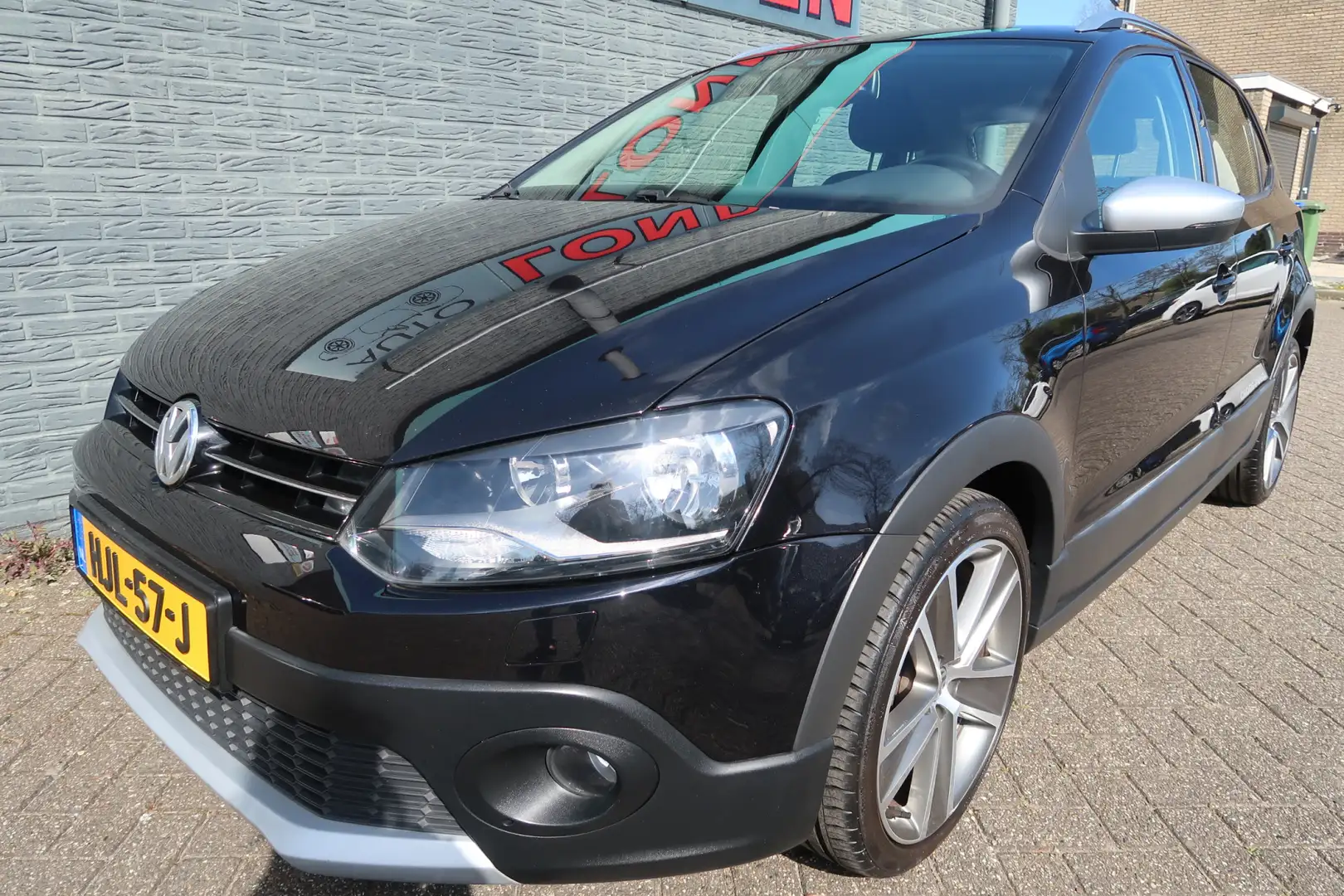 Volkswagen Polo Cross 1.2 TSI Highline een zeer nette en goed onderhoude Fekete - 1