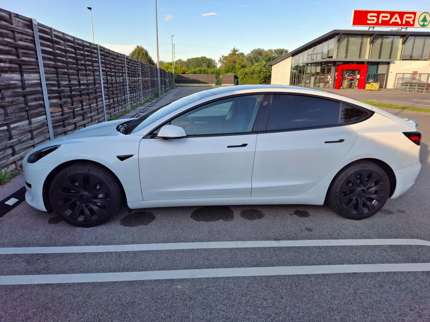 Tesla Model 3 Model 3 SR+ 55 KW LRW China 325PS Weiß - 2