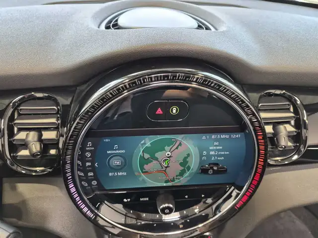 Mini Cooper Cooper view 11