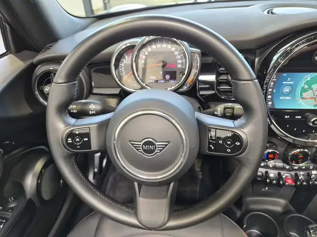 Mini Cooper Cooper view 10