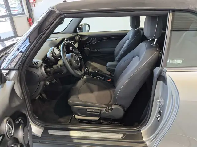 Mini Cooper Cooper view 8