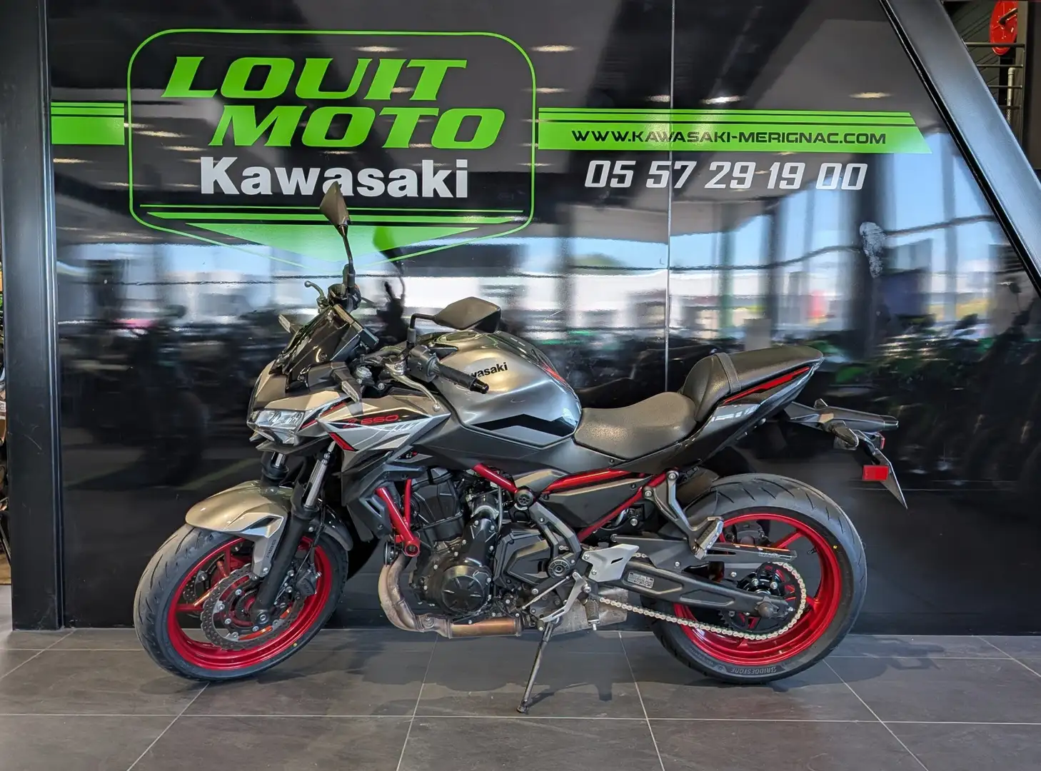 Kawasaki Z 650 Gris - 2