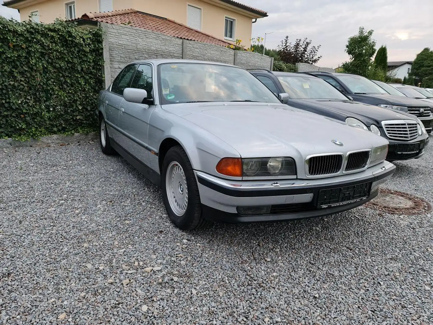 BMW 750 i  5.4 V12 KAT Xenon Top Zustand srebrna - 2