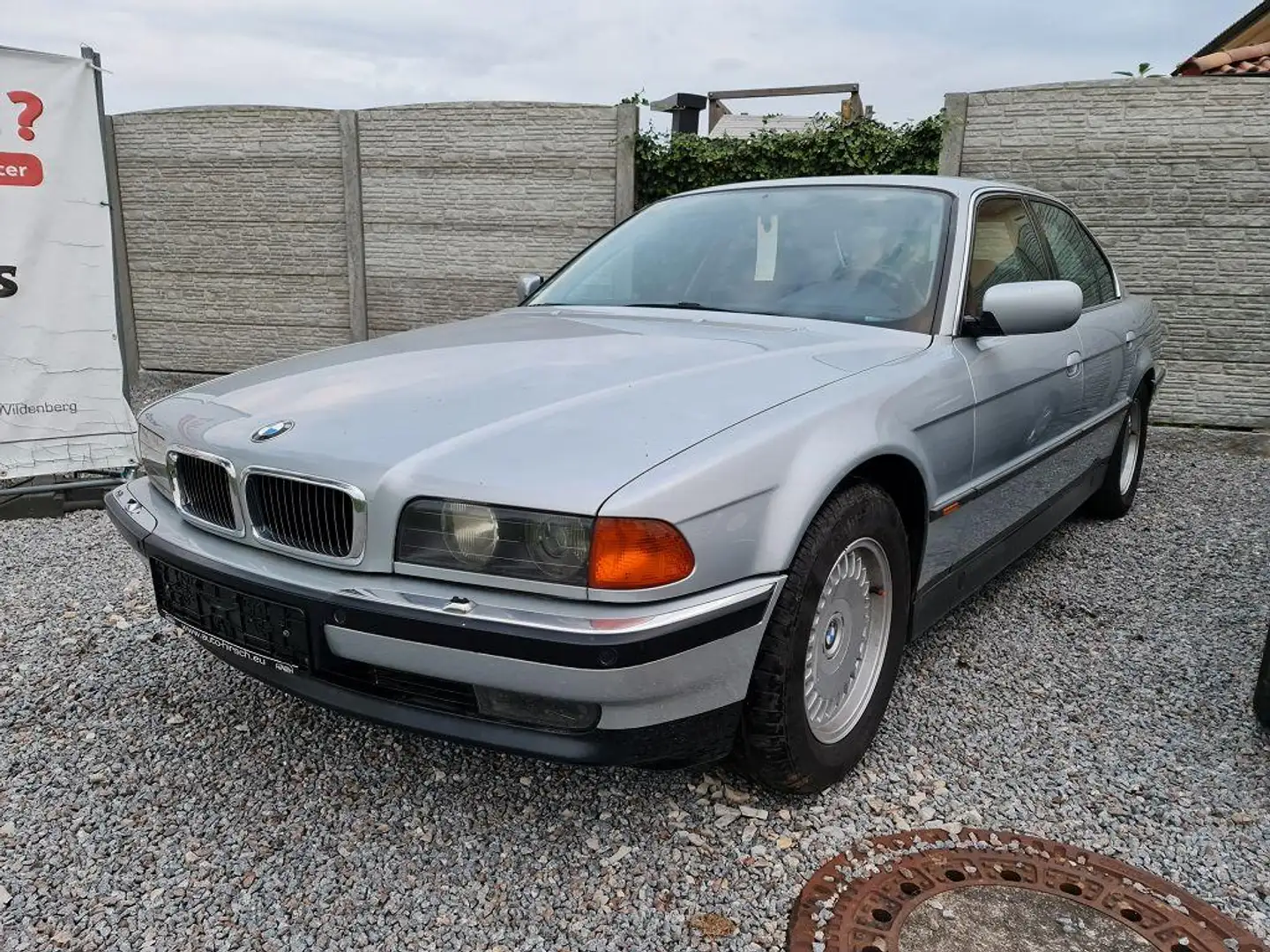 BMW 750 i  5.4 V12 KAT Xenon Top Zustand srebrna - 1