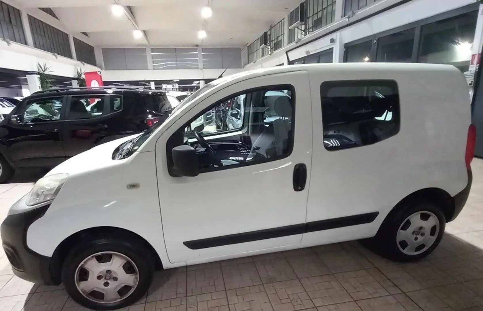 Fiat Fiorino 1.4 8V 77CV M1 5 POSTI VETTURA Blanco - 2