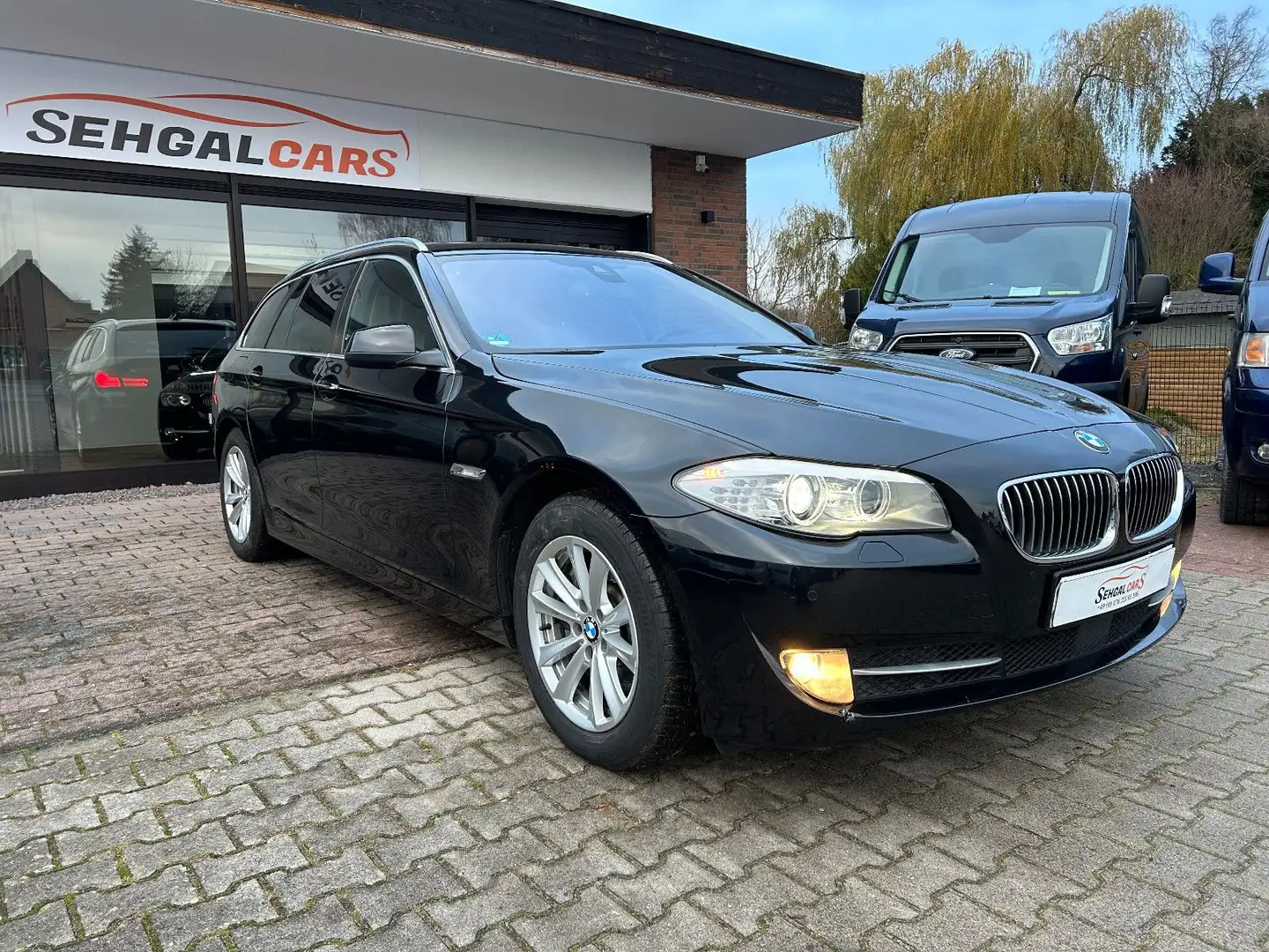 BMW 525 d xDrive Touring Steptronic*Vollleder*Navi Schwarz - 1