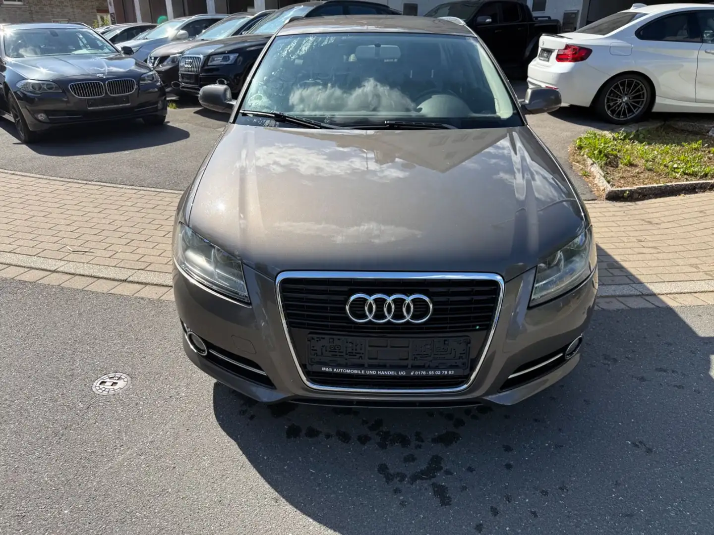 Audi A3 Sportback 1.6 TDI Attraction Klima,PDC,SHZ Grau - 2