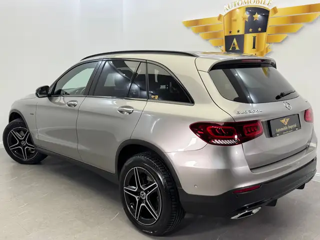 Mercedes-Benz GLC view 3