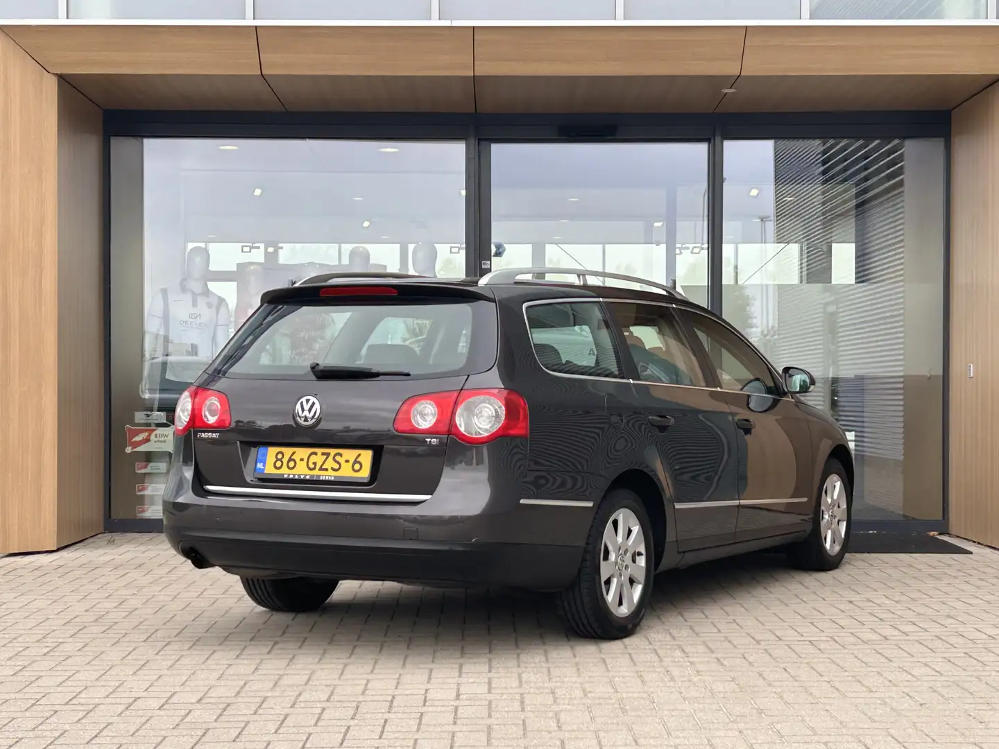 Volkswagen Passat Variant 1.4 TSI Comfortline | Stoelverwarming Bruin - 2
