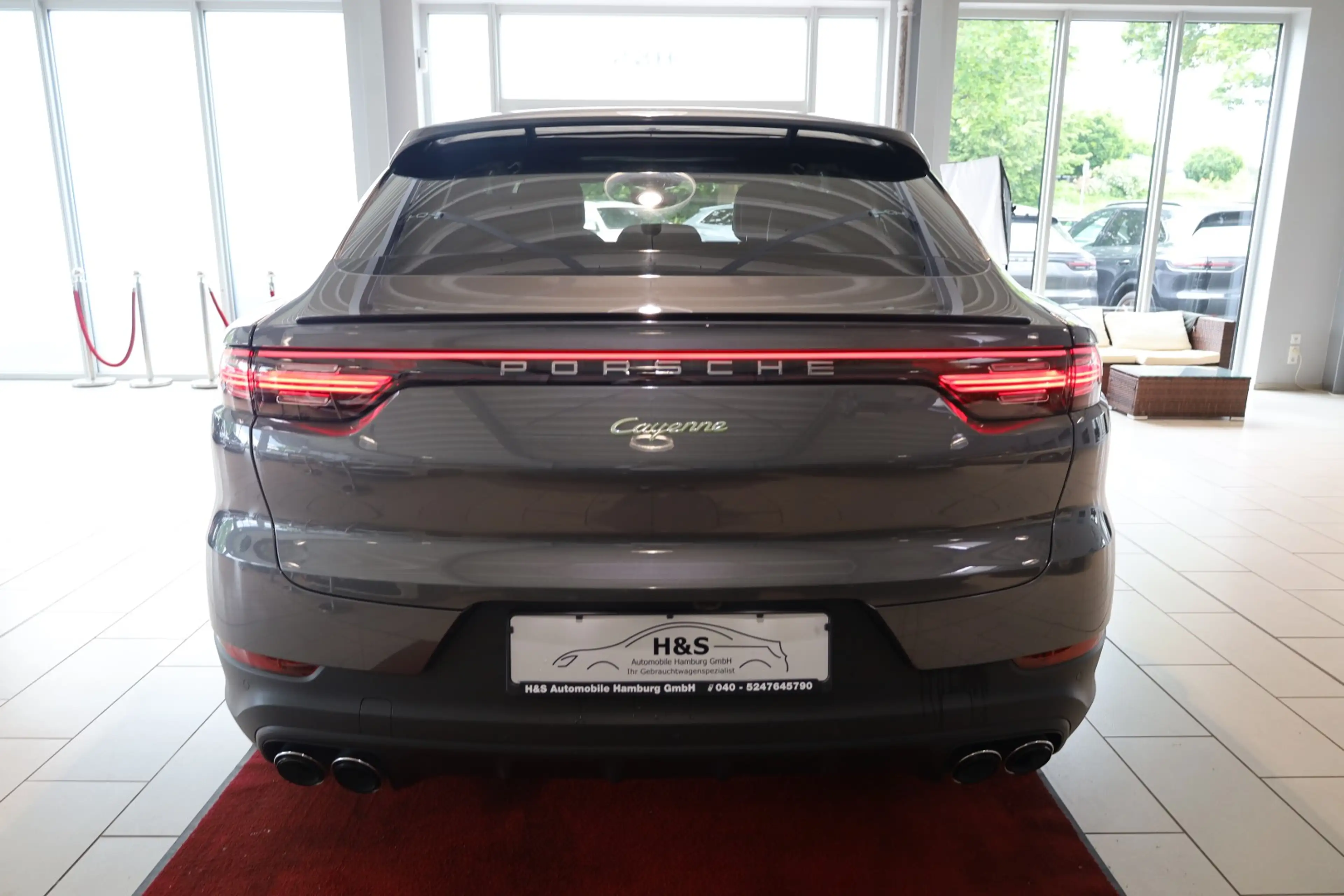 Porsche Cayenne Coupe E-Hybrid Panorama — photo 4