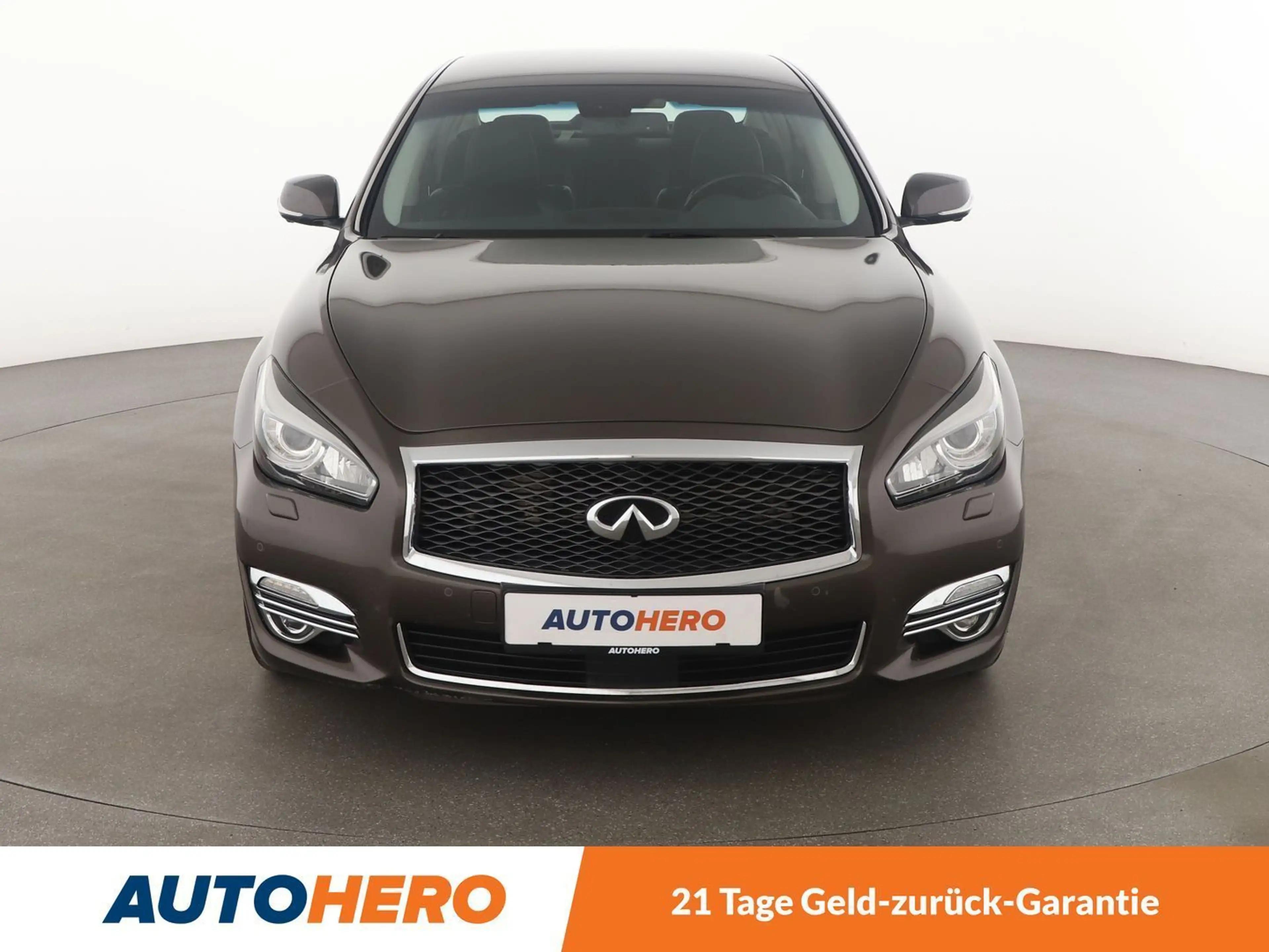 Infiniti Q70 2.2 Diesel Premium Tech Aut.*NAVI*ACC*360°*PDC*SHZ — photo 9