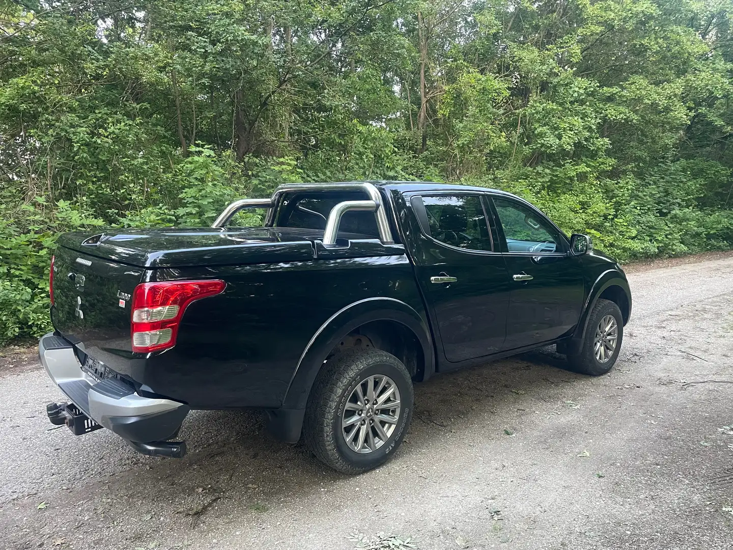 Mitsubishi L200 DK DI-D 2,4 HP Instyle 4 Schwarz - 2