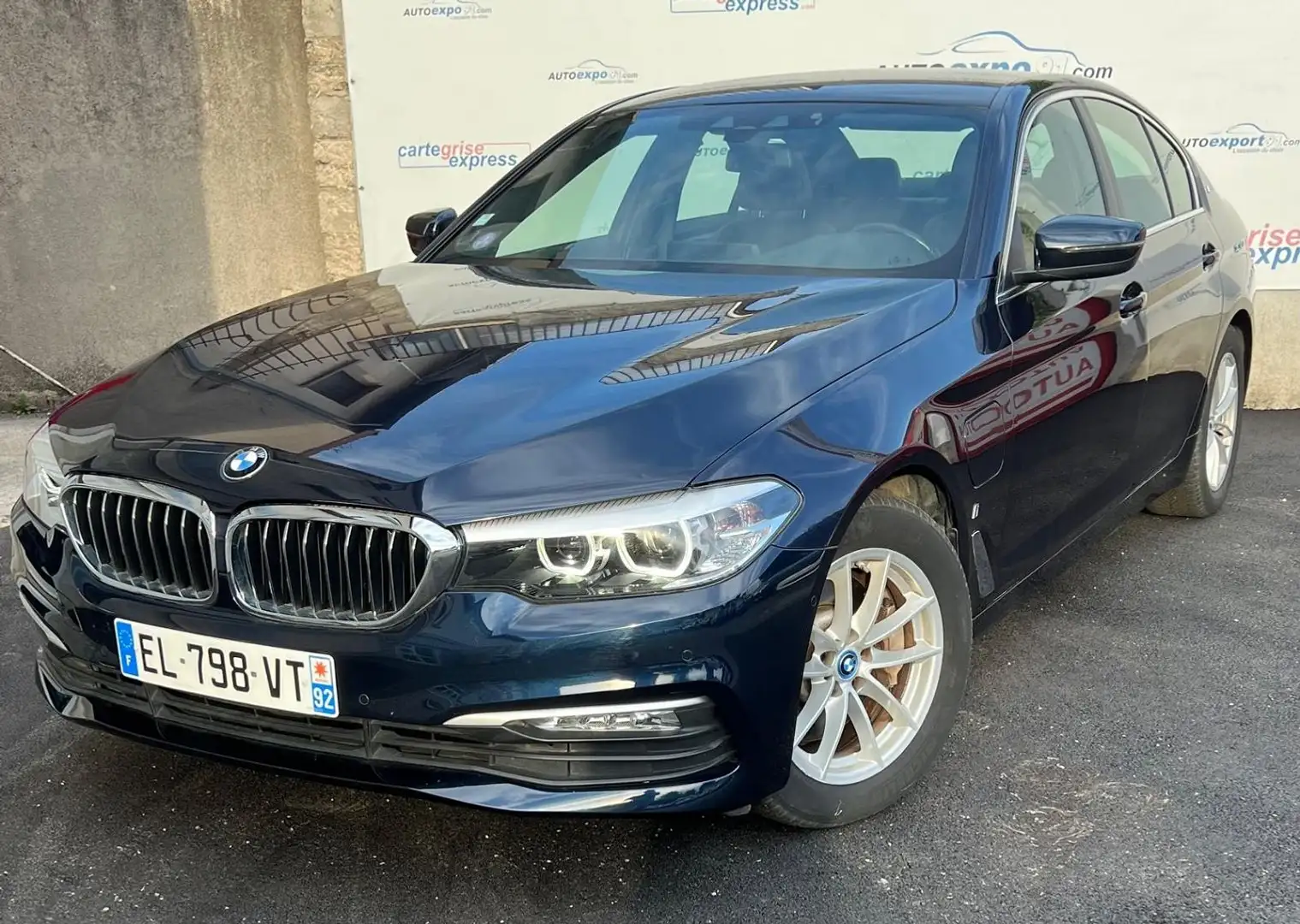 BMW 530 (G30) 530EA IPERFORMANCE 252CH BUSINESS Bleu - 1