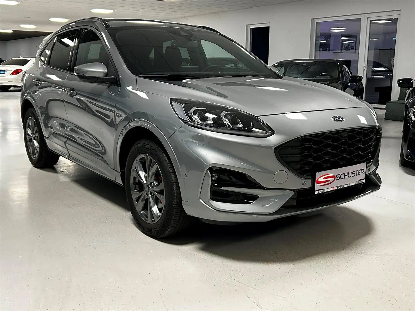 Ford Kuga 2,5 Duratec PHEV ST-Line Grau - 1