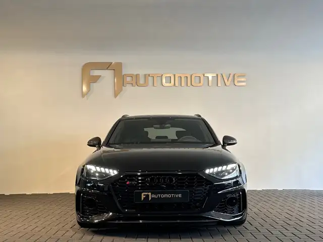 Audi RS4 view 9