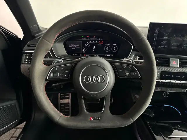 Audi RS4 view 13