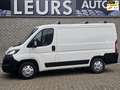 Peugeot Boxer 330 2.0 BlueHDI L1H1 Premium Pack Trekhaak/Camera Wit - thumbnail 1