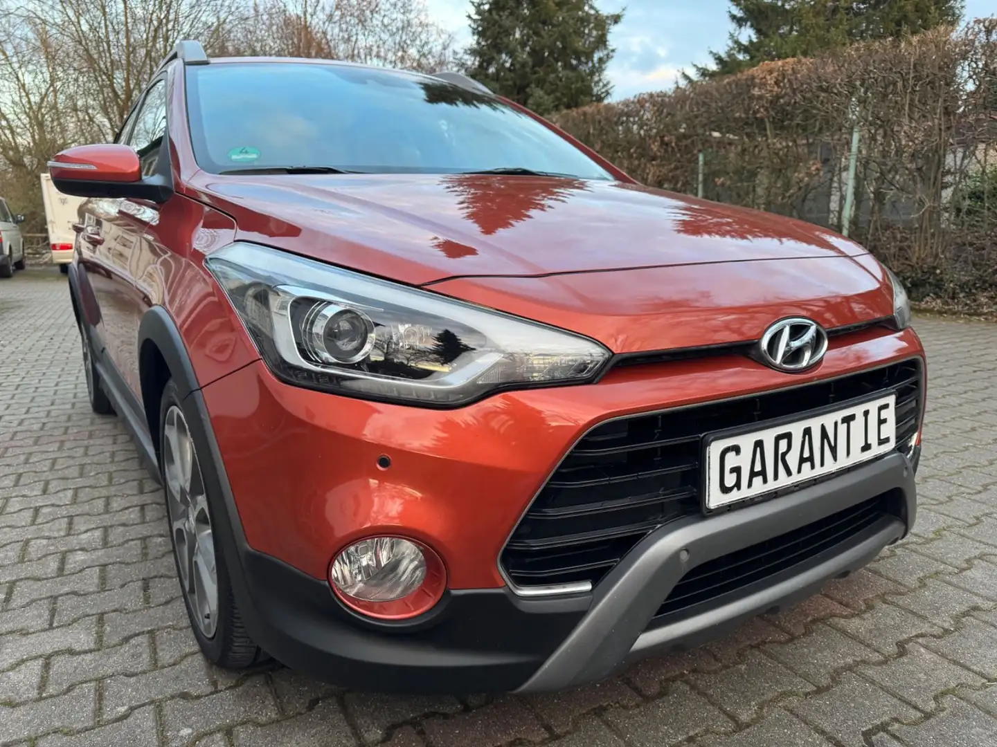 Hyundai i20 Active blue Style/Navi Kamera/ Orange - 1